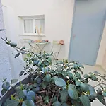Des Calanques Port De Отель