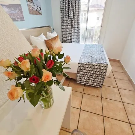 Des Calanques 2* Cassis