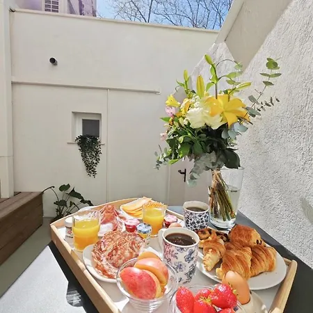 Des Calanques 2* Cassis