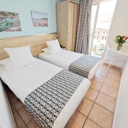 Des Calanques Port De Hotel 2*