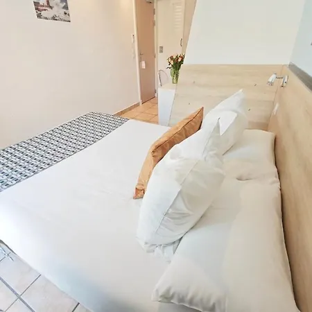 Hotel Des Calanques Port De 2*