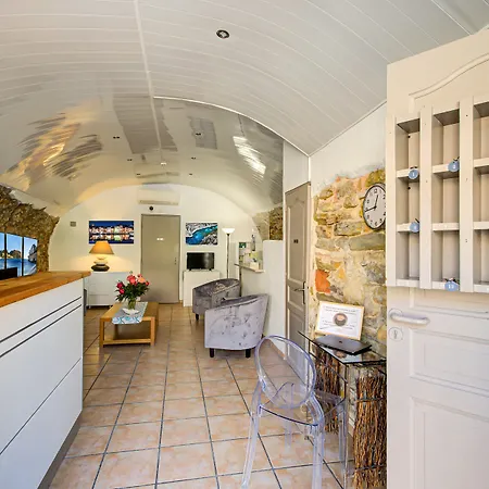 Hotel Des Calanques 2*