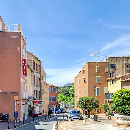 Des Calanques Hotel