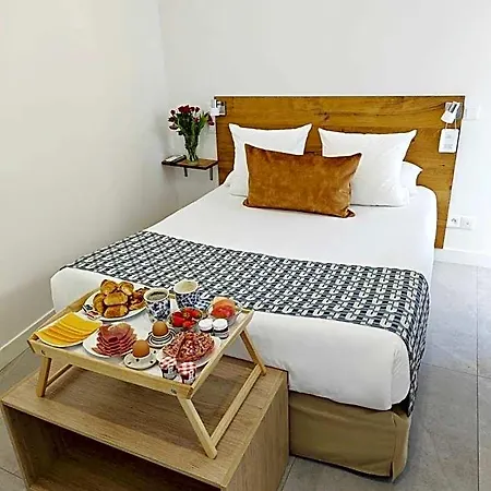 Des Calanques Port De Hotel 2*