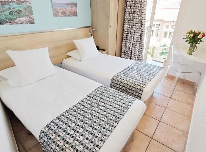 Des Calanques Port De Hotel 2*
